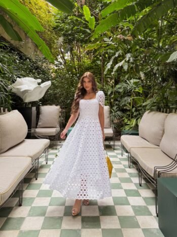 Vestido Midi Branco em Renda Pure